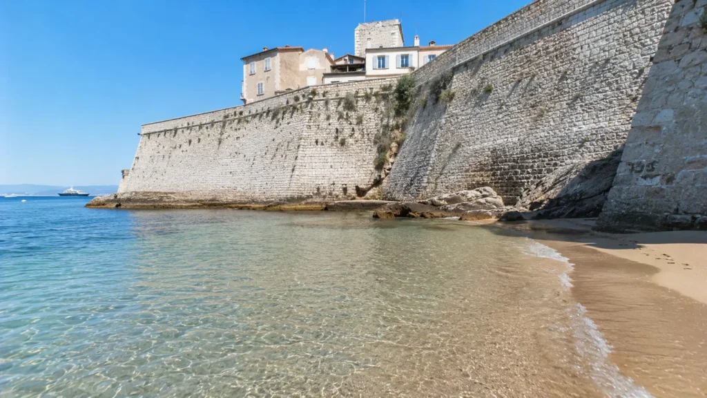 best beaches in Antibes , beaches near antibes, best beach near antibes, plage de la garoupe antibes france, private beach clubs antibes, La Pinède beach Juan-les-Pins