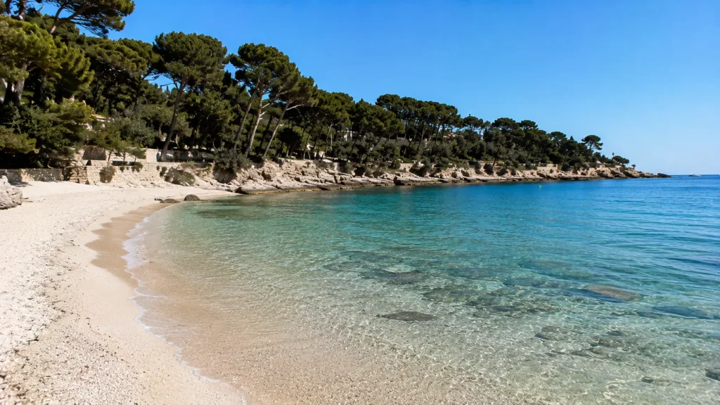 best beaches in Antibes , beaches near antibes, best beach near antibes, plage de la garoupe antibes france, private beach clubs antibes, La Pinède beach Juan-les-Pins