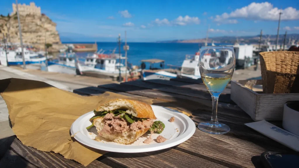 Pizzo experiences ,what to do in Pizzo Calabria, Pizzo boat tour, Pizzo food tour, best activities Pizzo