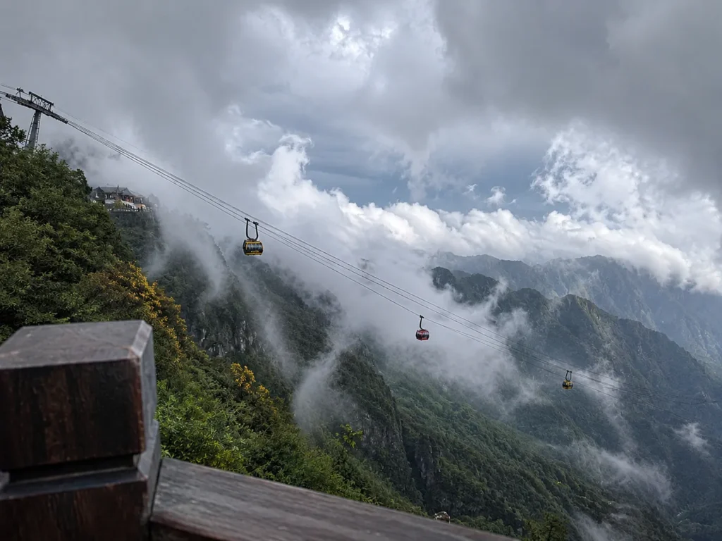 Sun World Fansipan Legend,Fansipan cable car tickets 2026, Muong Hoa mountain train price, how to climb Fansipan, Fansipan summit funicular cost