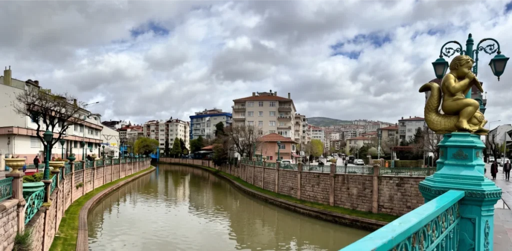 eskisehir travel guide , is eskisehir worth visiting, venice of turkey, race across the world