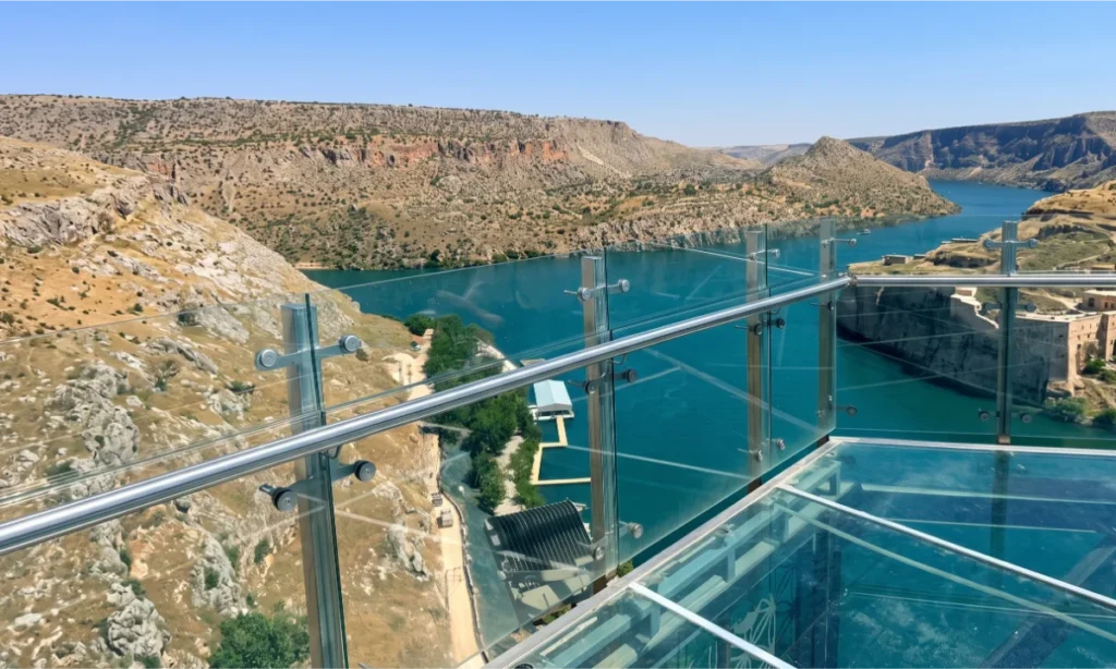 halfeti travel guide, is halfeti worth visiting, sunken city turkey, race across the world 