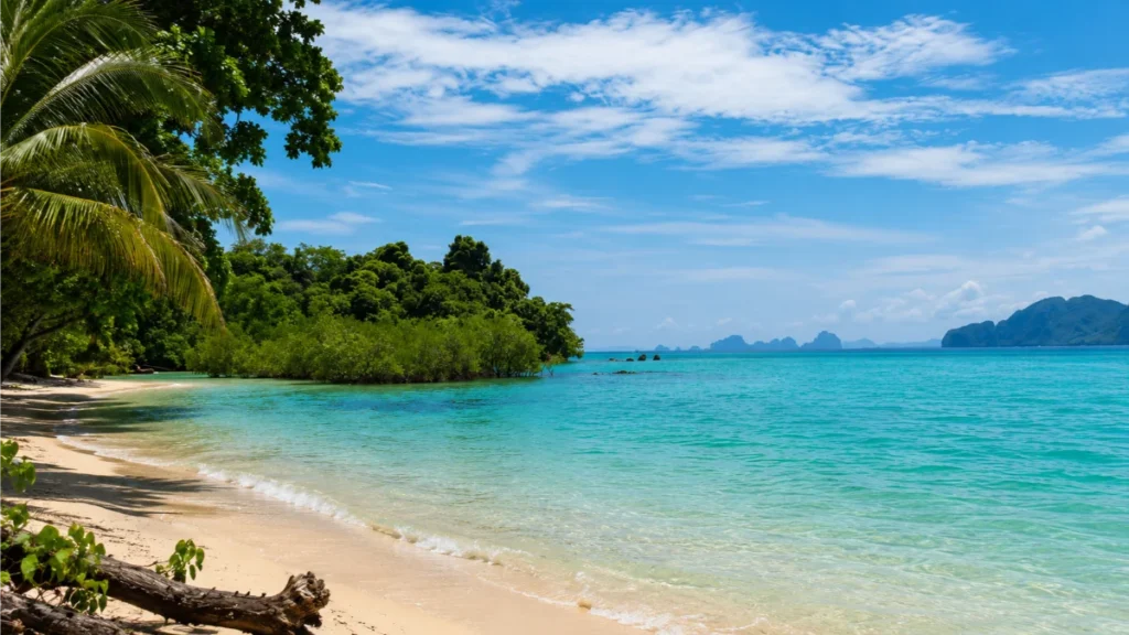    where to stay in Koh Kradan , koh kradan accommodation guide, koh kradan hotels beachfront, remote Thailand hotel tips