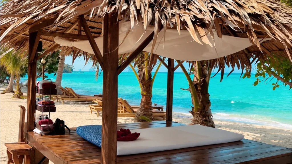    where to stay in Koh Kradan , koh kradan accommodation guide, koh kradan hotels beachfront, remote Thailand hotel tips