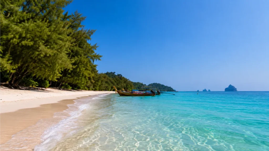    where to stay in Koh Kradan , koh kradan accommodation guide, koh kradan hotels beachfront, remote Thailand hotel tips