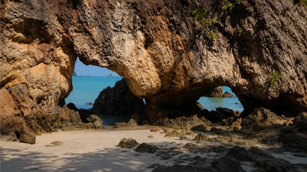 koh phayam travel guide  is koh phayam worth visiting