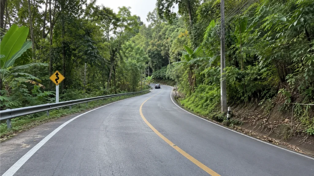 how to get from Chiang Mai to Pai , Chiang Mai to Pai minibus, Chiang Mai to Pai road, Pai motorbike safety