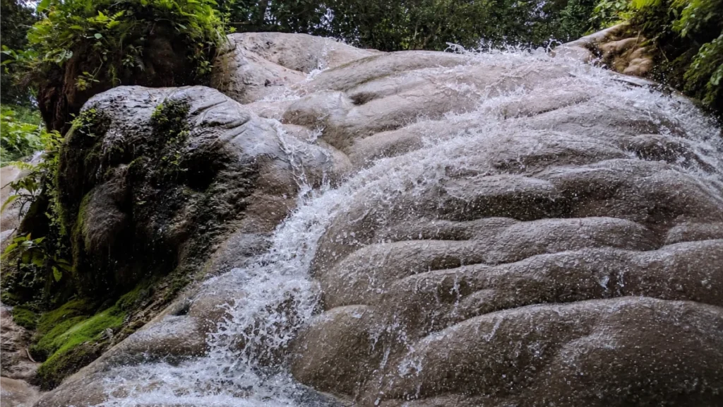 best day trips from Chiang Mai ,Chiang Mai day tours, Doi Inthanon day trip, Sticky Waterfalls Chiang Mai