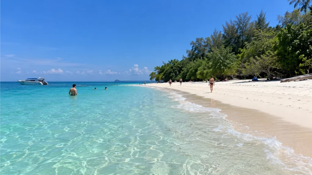 is Krabi worth visiting krabi travel guide, things to do in krabi, krabi vs phuket, krabi 4 islands tour itinerary