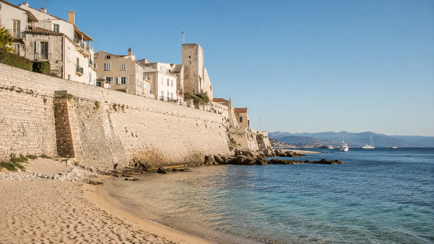 best beaches in Antibes , beaches near antibes, best beach near antibes, plage de la garoupe antibes france, private beach clubs antibes, La Pinède beach Juan-les-Pins