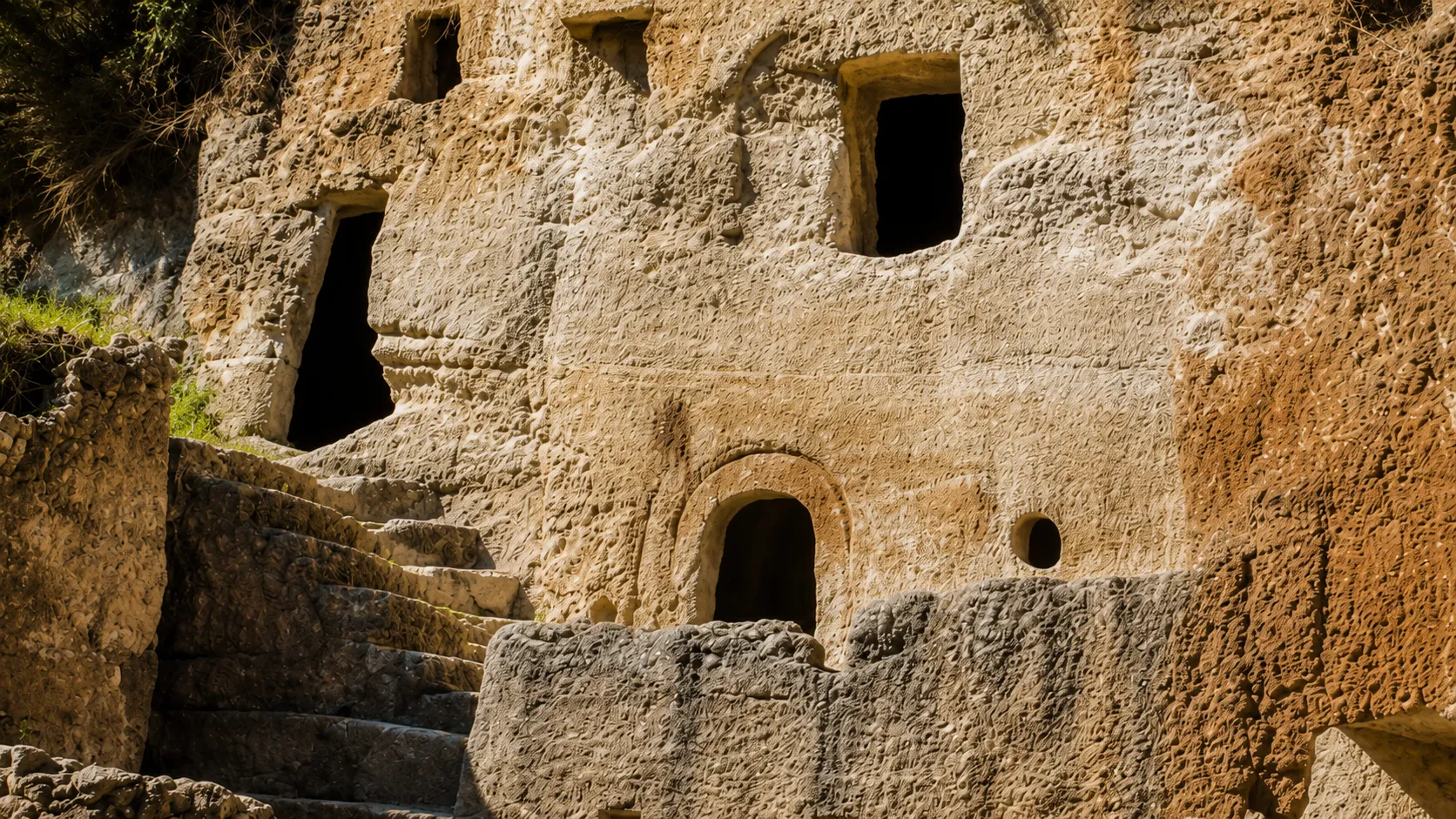 Zungri caves Calabria ,Zungri stone settlement, things to do in Zungri, rock settlement Zungri tickets, caves of Zungri