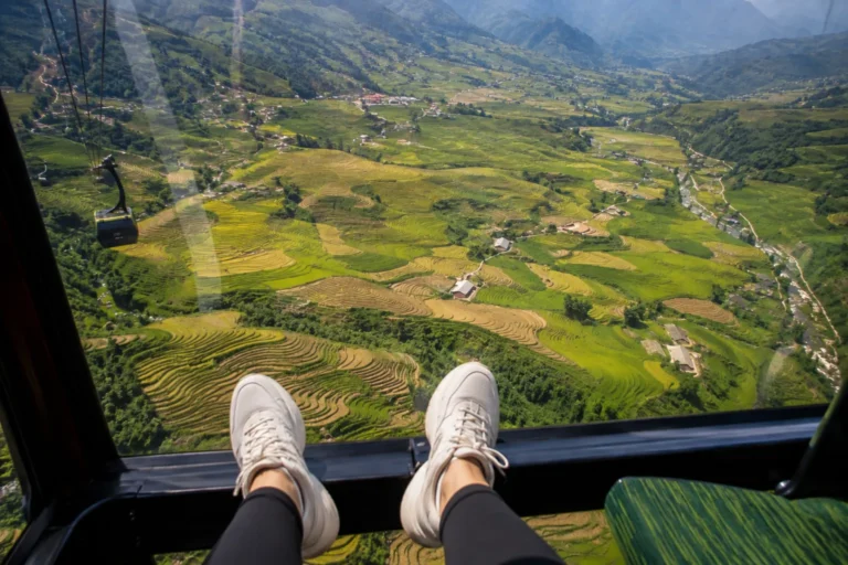 Sun World Fansipan Legend,Fansipan cable car tickets 2026, Muong Hoa mountain train price, how to climb Fansipan, Fansipan summit funicular cost