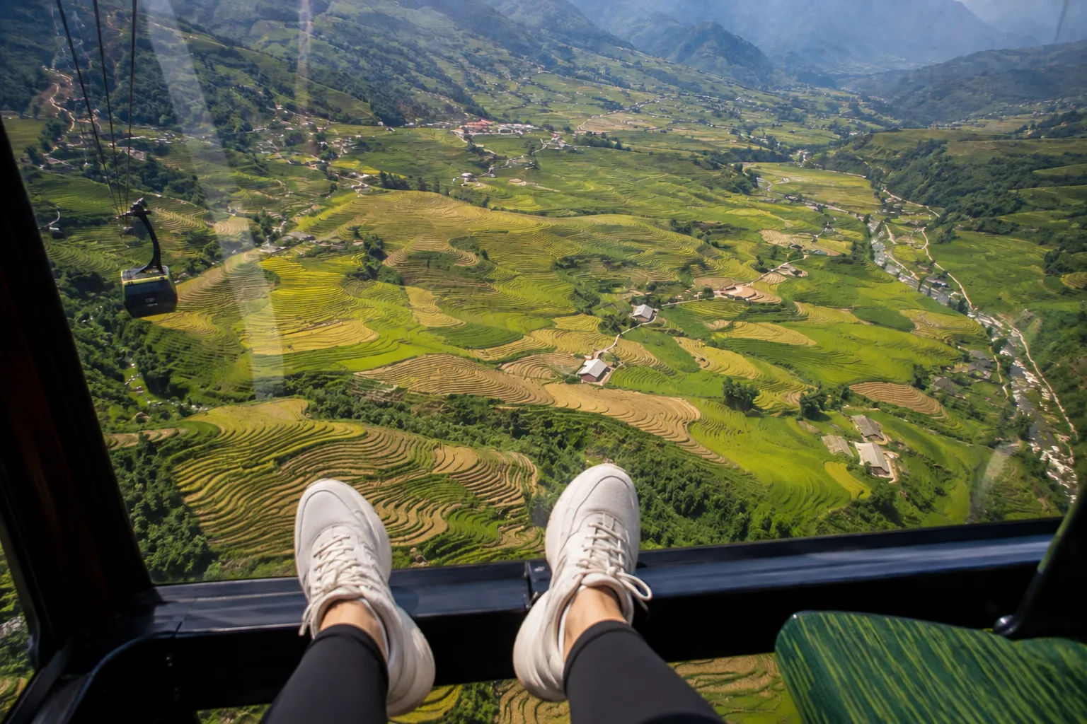 Sun World Fansipan Legend,Fansipan cable car tickets 2026, Muong Hoa mountain train price, how to climb Fansipan, Fansipan summit funicular cost
