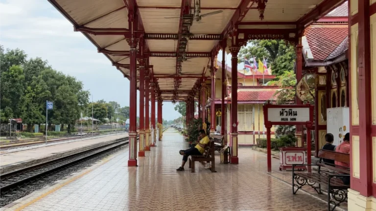 Bangkok to Hua Hin , Bangkok to Hua Hin train, Bangkok to Hua Hin bus, Bangkok to Hua Hin by car, how to get from Bangkok to Hua Hin, Bangkok to Hua Hin train timetable, how far is Hua Hin from Bangkok