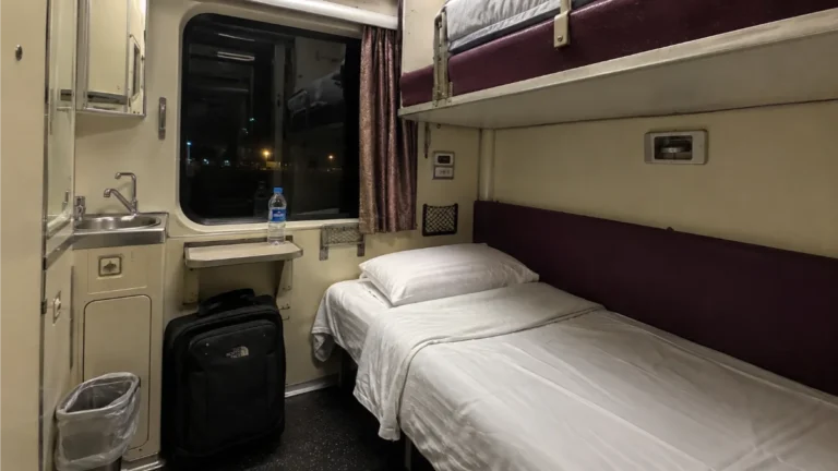 how to get from Bangkok to Chiang Mai , Bangkok to Chiang Mai sleeper train, Bangkok to Chiang Mai flight, Chiang Mai train station