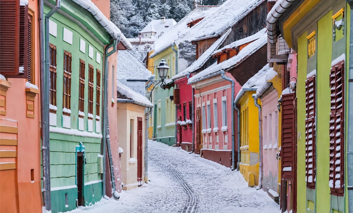 is sighisoara worth visiting , things to do in sighisoara, sighisoara medieval festival, sighisoara romania, casa vlad dracul, sighisoara clock tower, brasov to sighisoara day trip, sighisoara cemetery